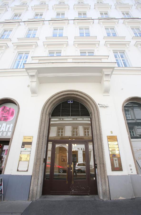 Apartments Vienna Opera Екстер'єр фото